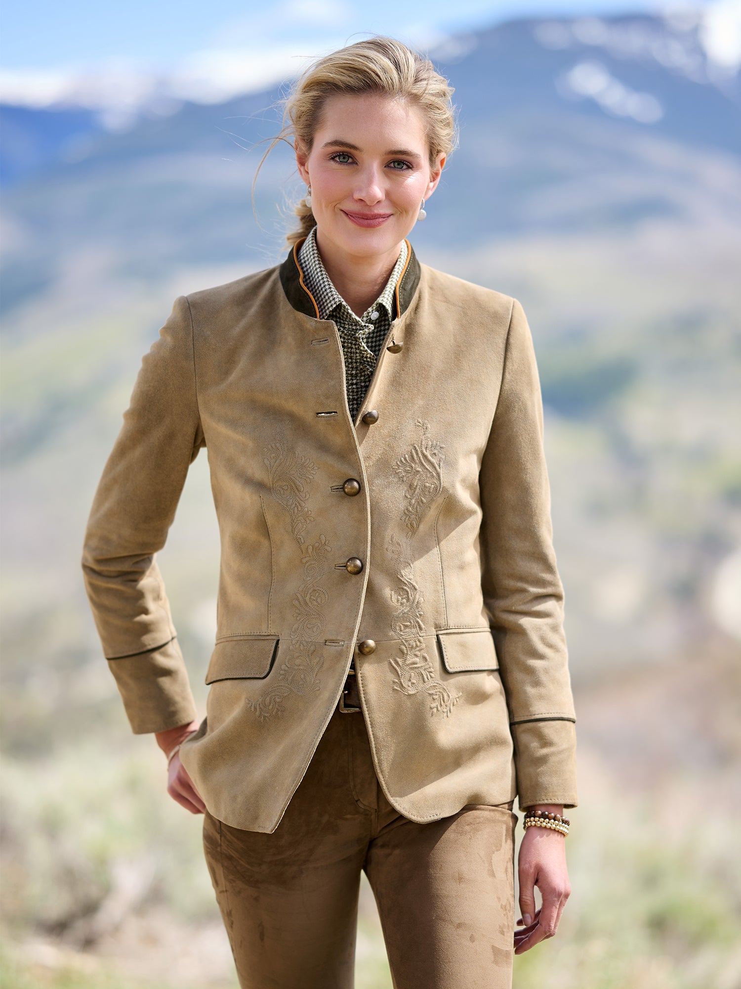 LIGHT BROWN