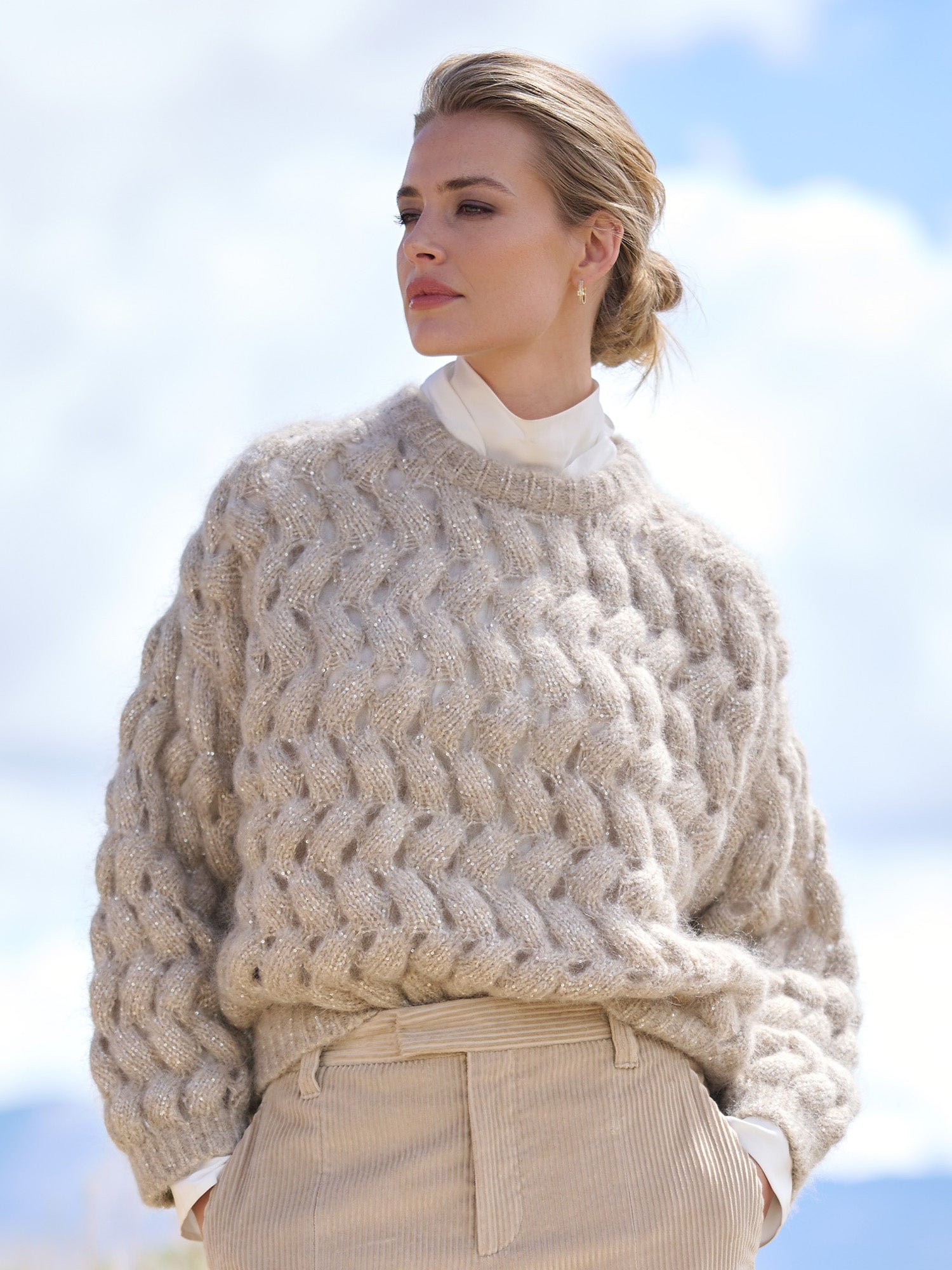 BEIGE