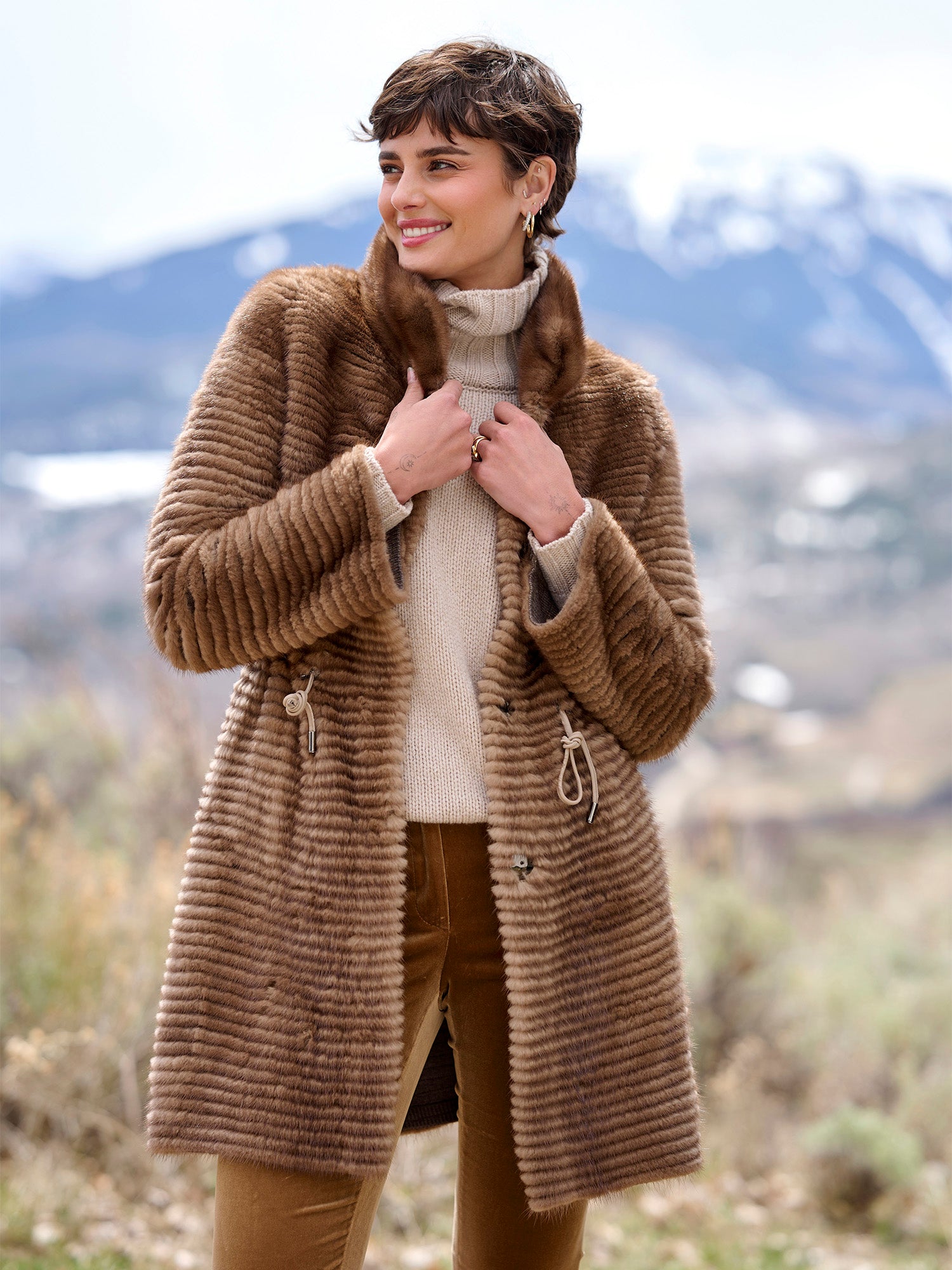 Qung完売品round neck mink eco fur coat ブラウン Qung完売品round neck mink eco fur coat ブラウン - メルカリ