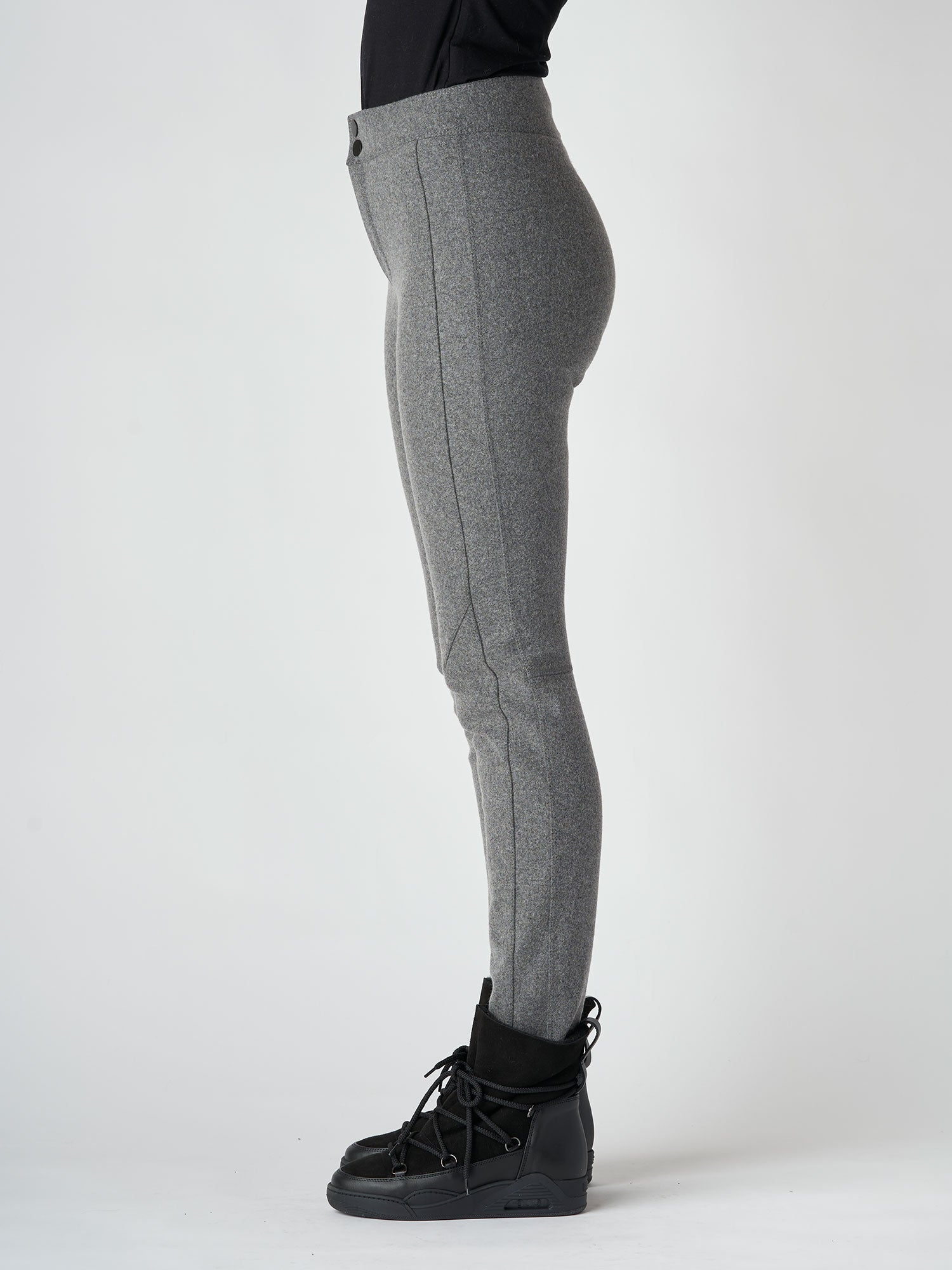 FLANNEL GREY