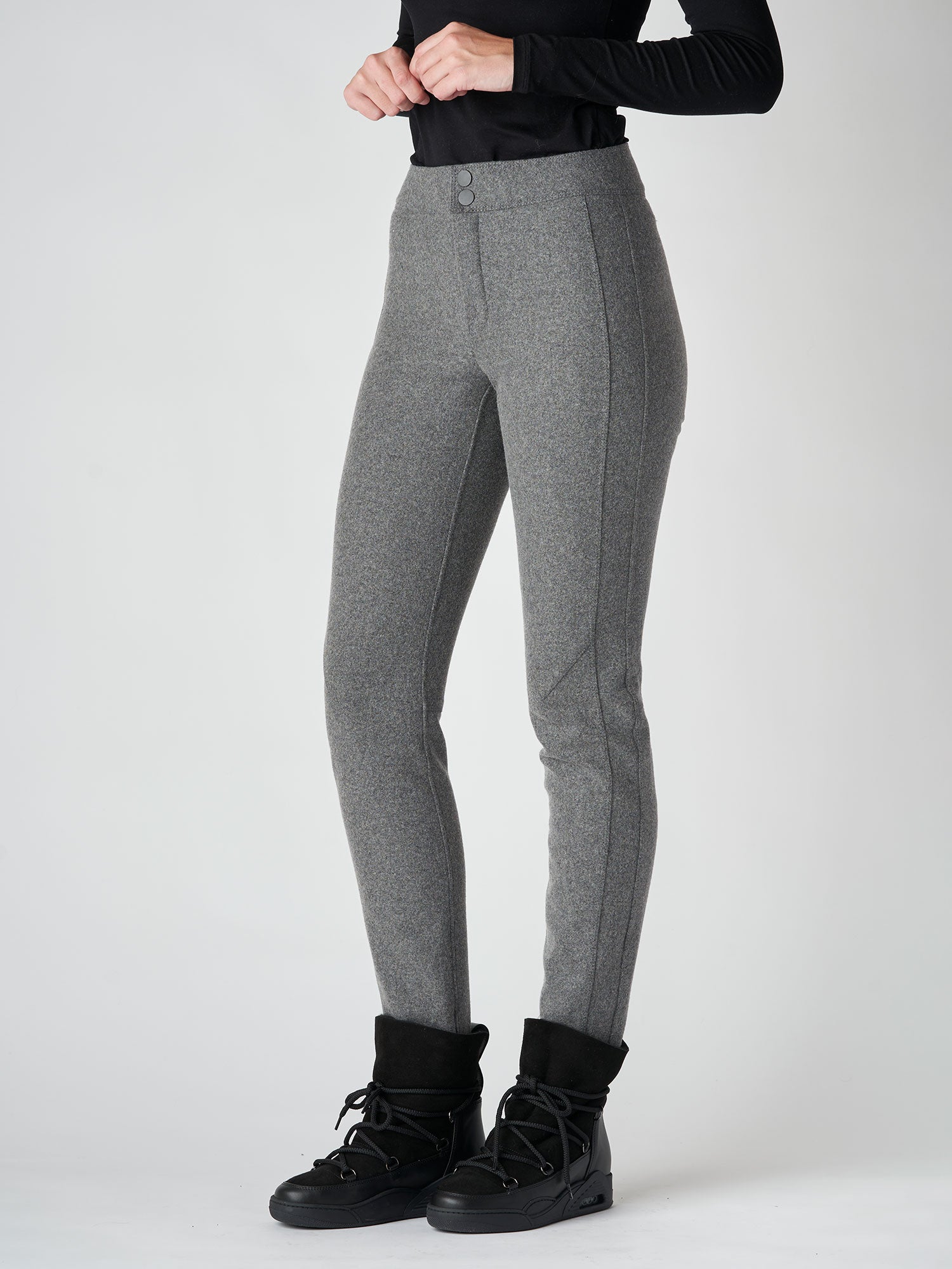 FLANNEL GREY