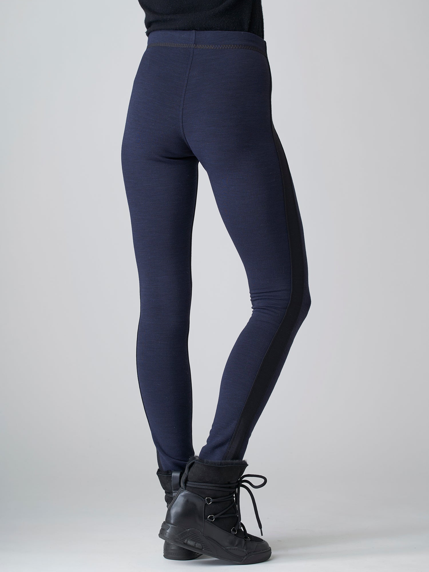 MIDNIGHT/BLACK