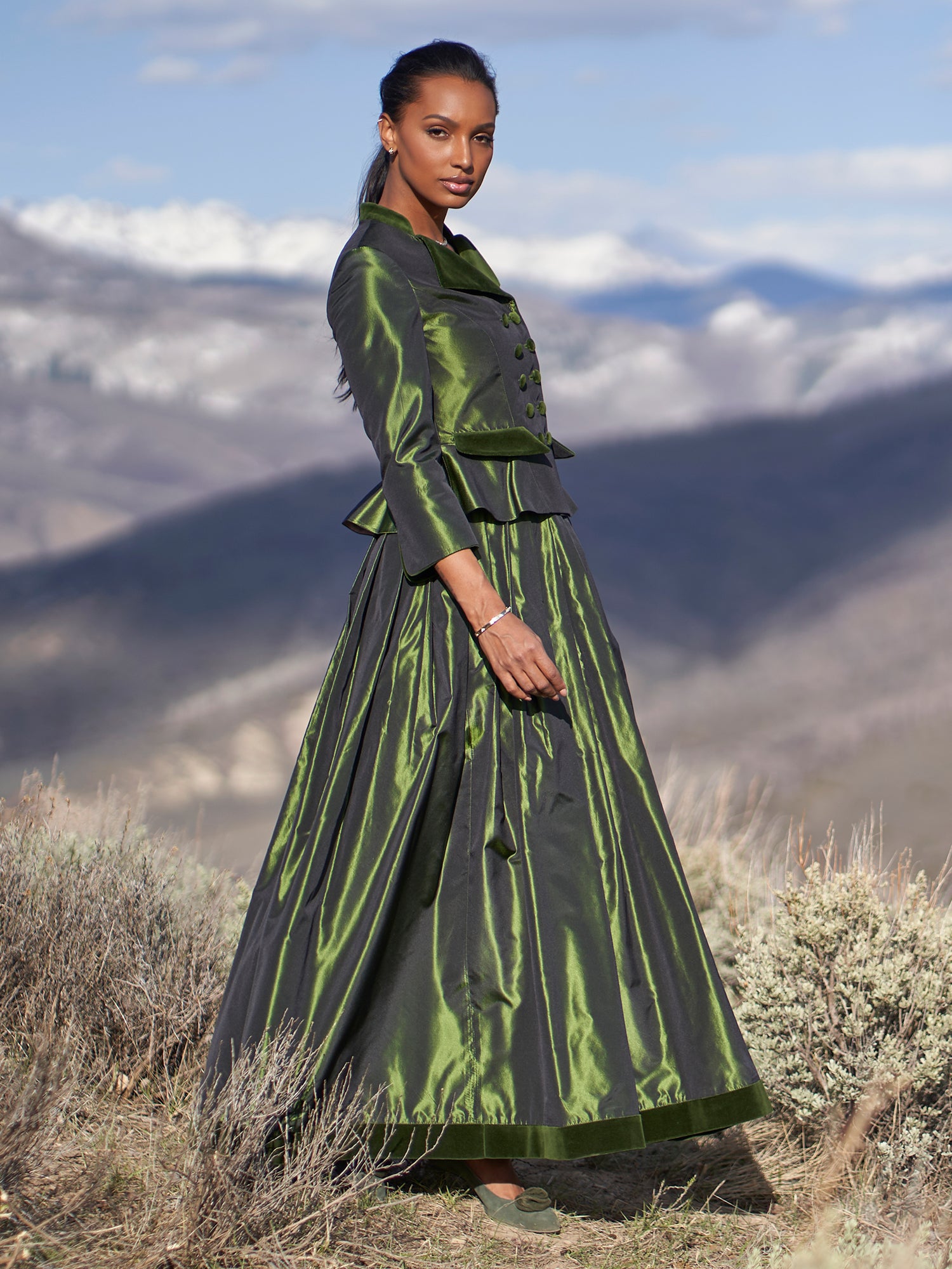 GREEN