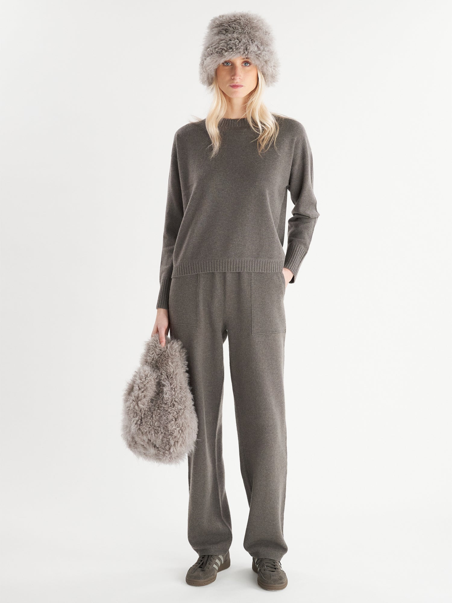 TAUPE
