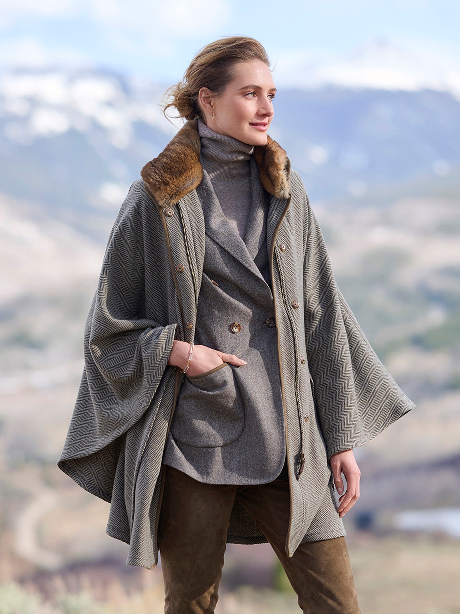 Kolbenturm Wool Cape – Gorsuch