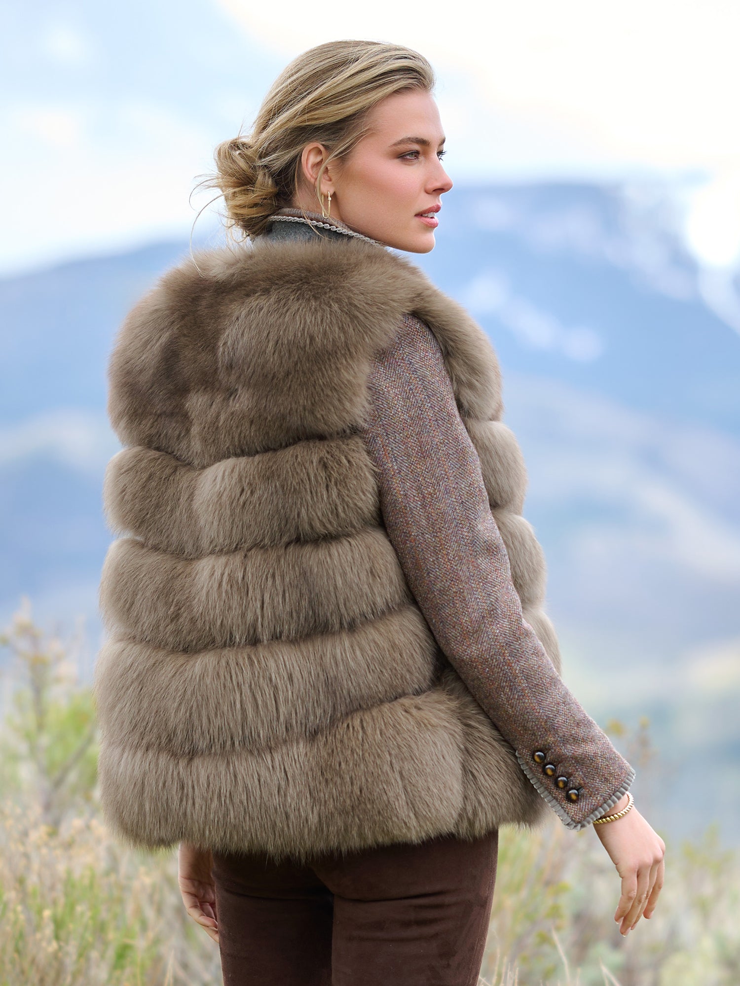 TAUPE