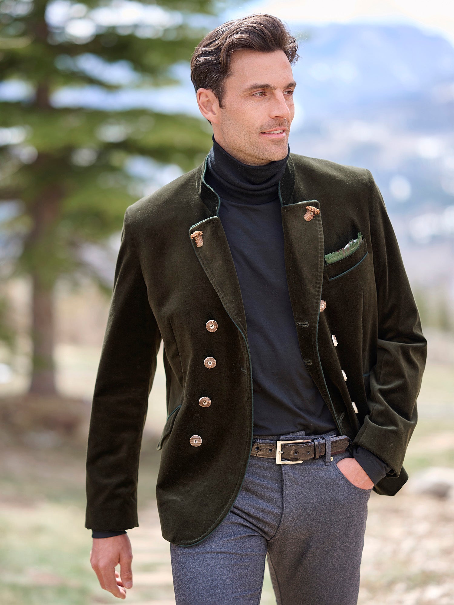DARK GREEN