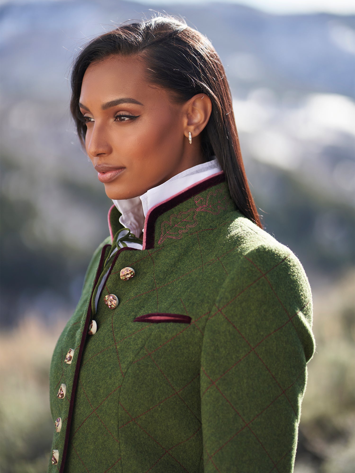 GREEN