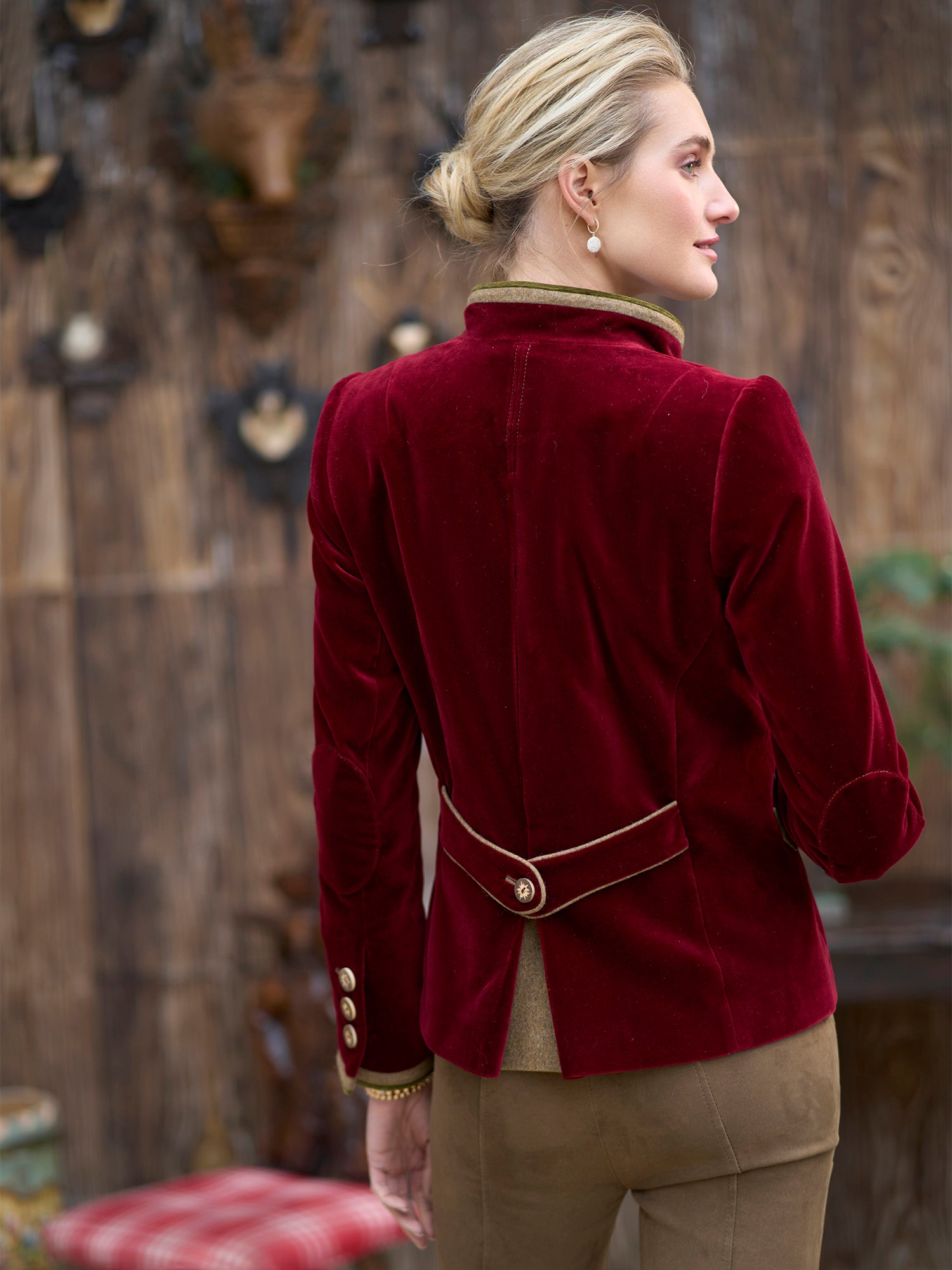Appenzell Velvet Jacket – Gorsuch