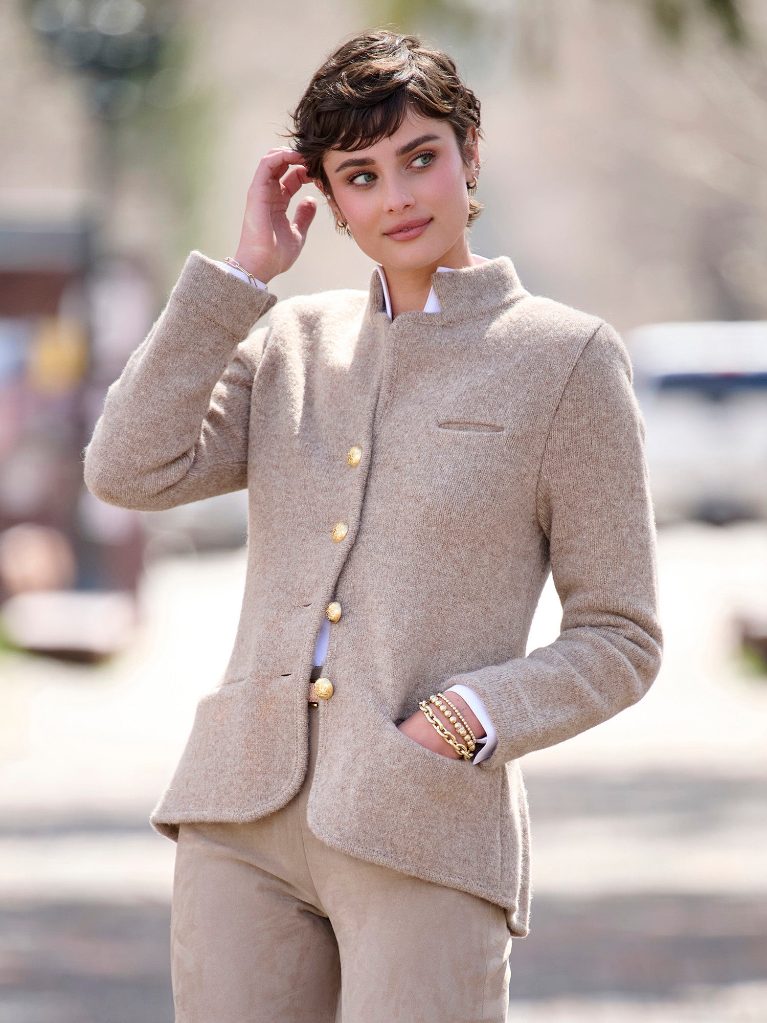 TAUPE
