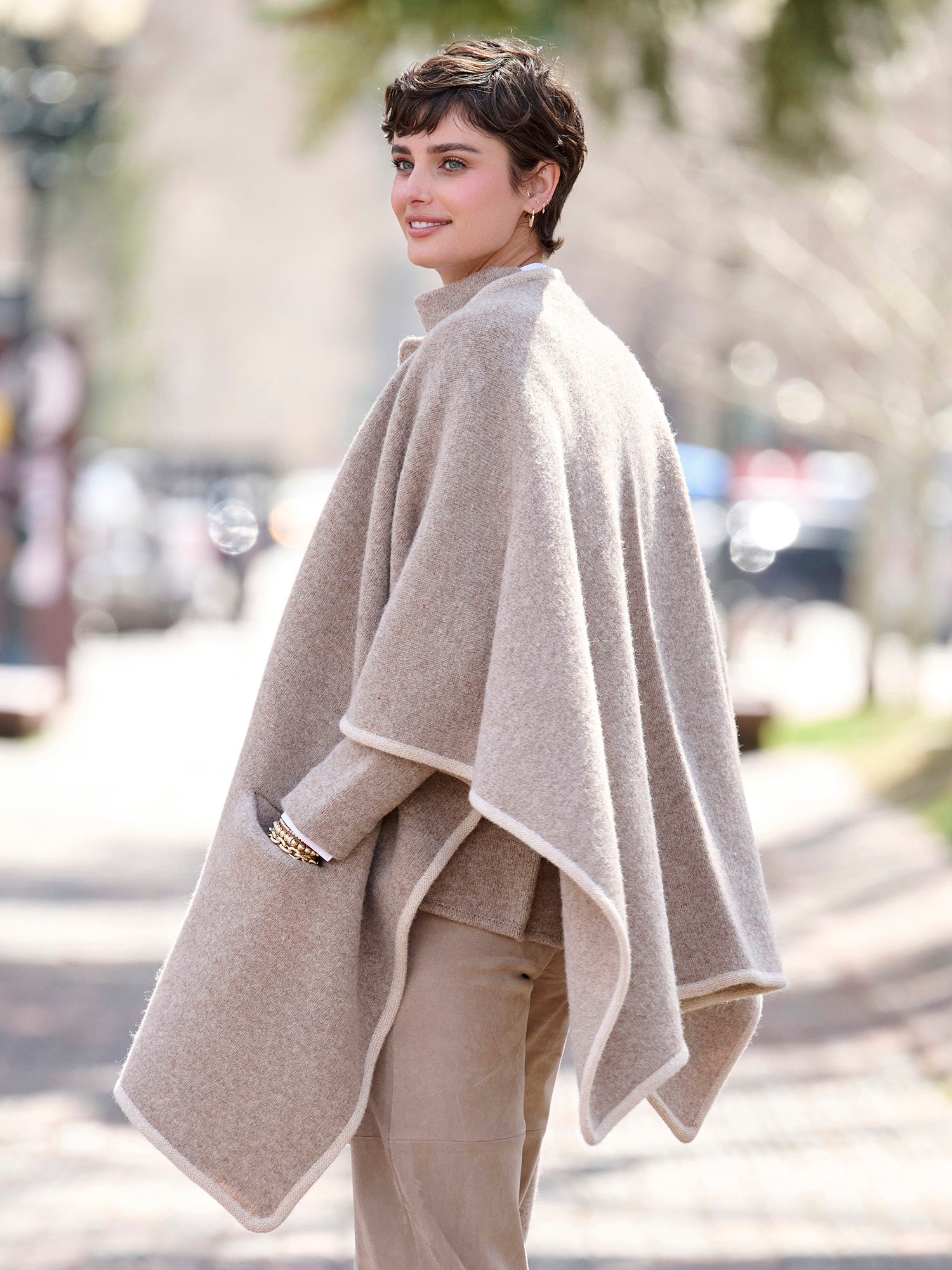 Laney Soft Wool Cape – Gorsuch