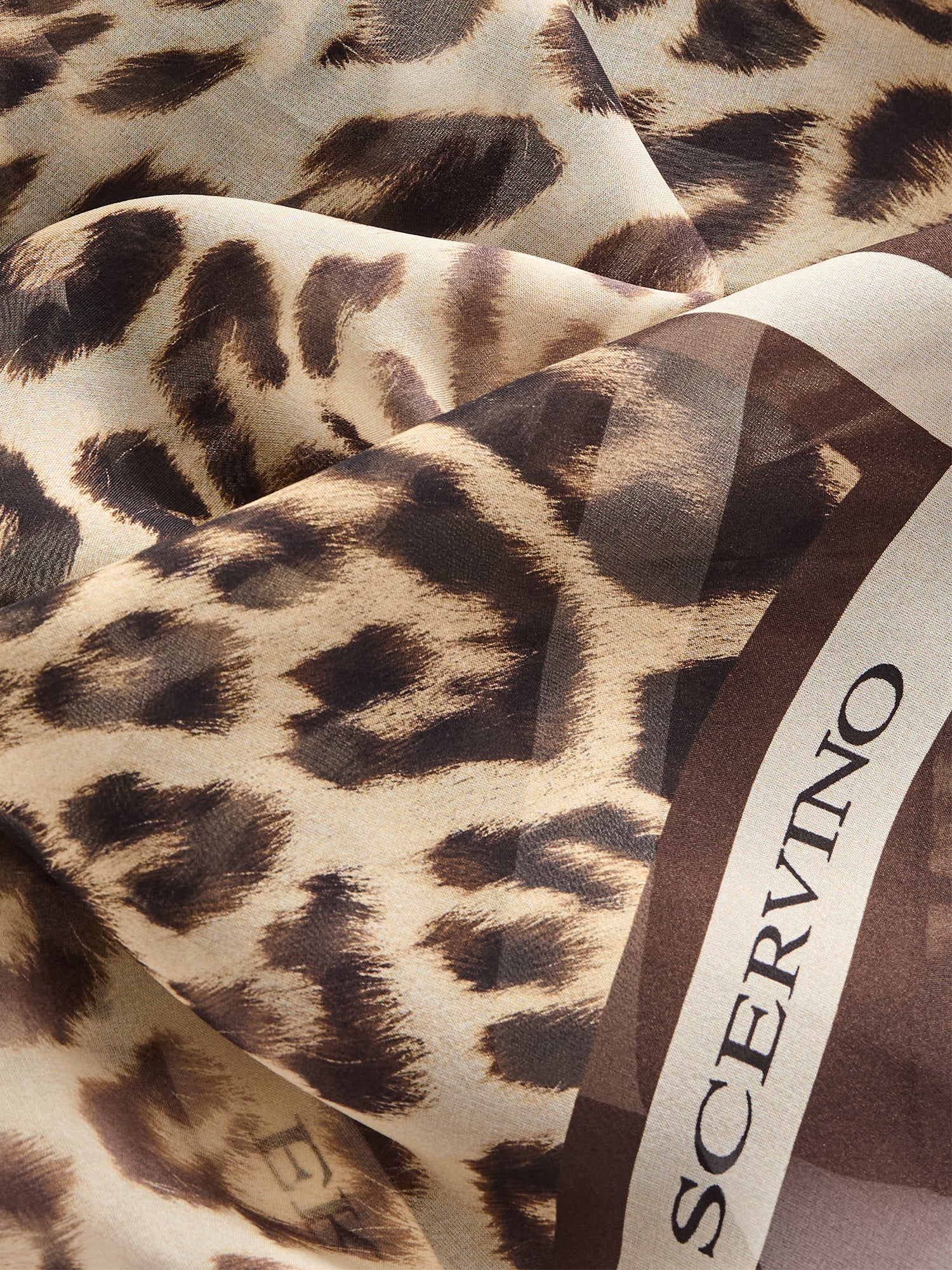 Leonie Leopard Scarf – Gorsuch