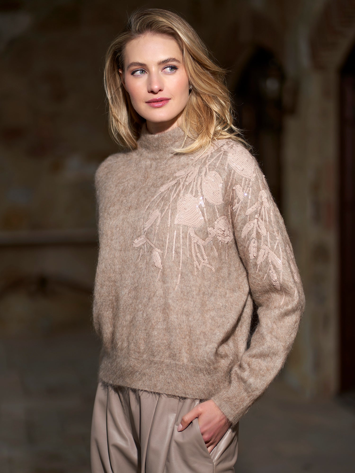 LIGHT BROWN