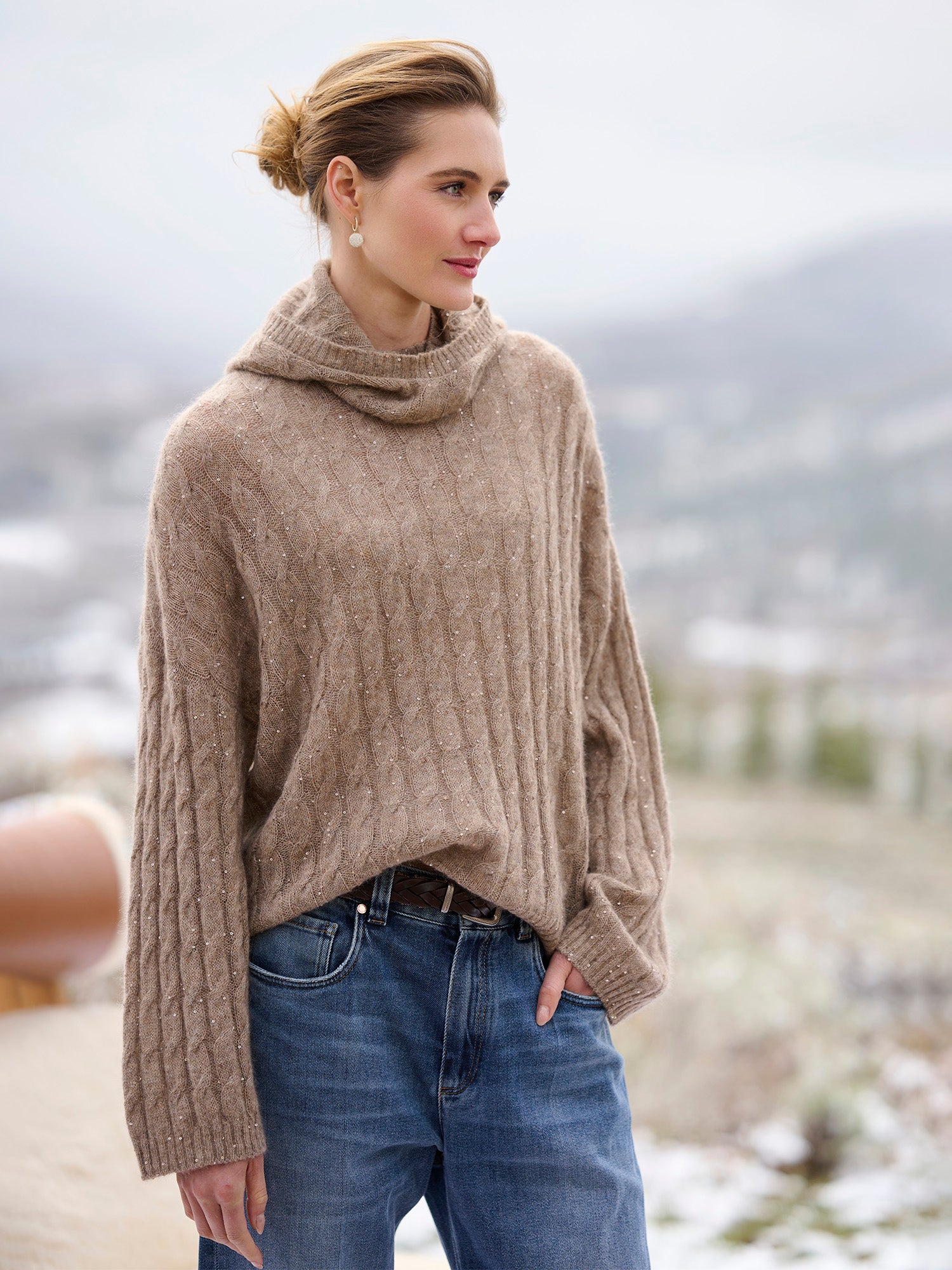LIGHT BROWN