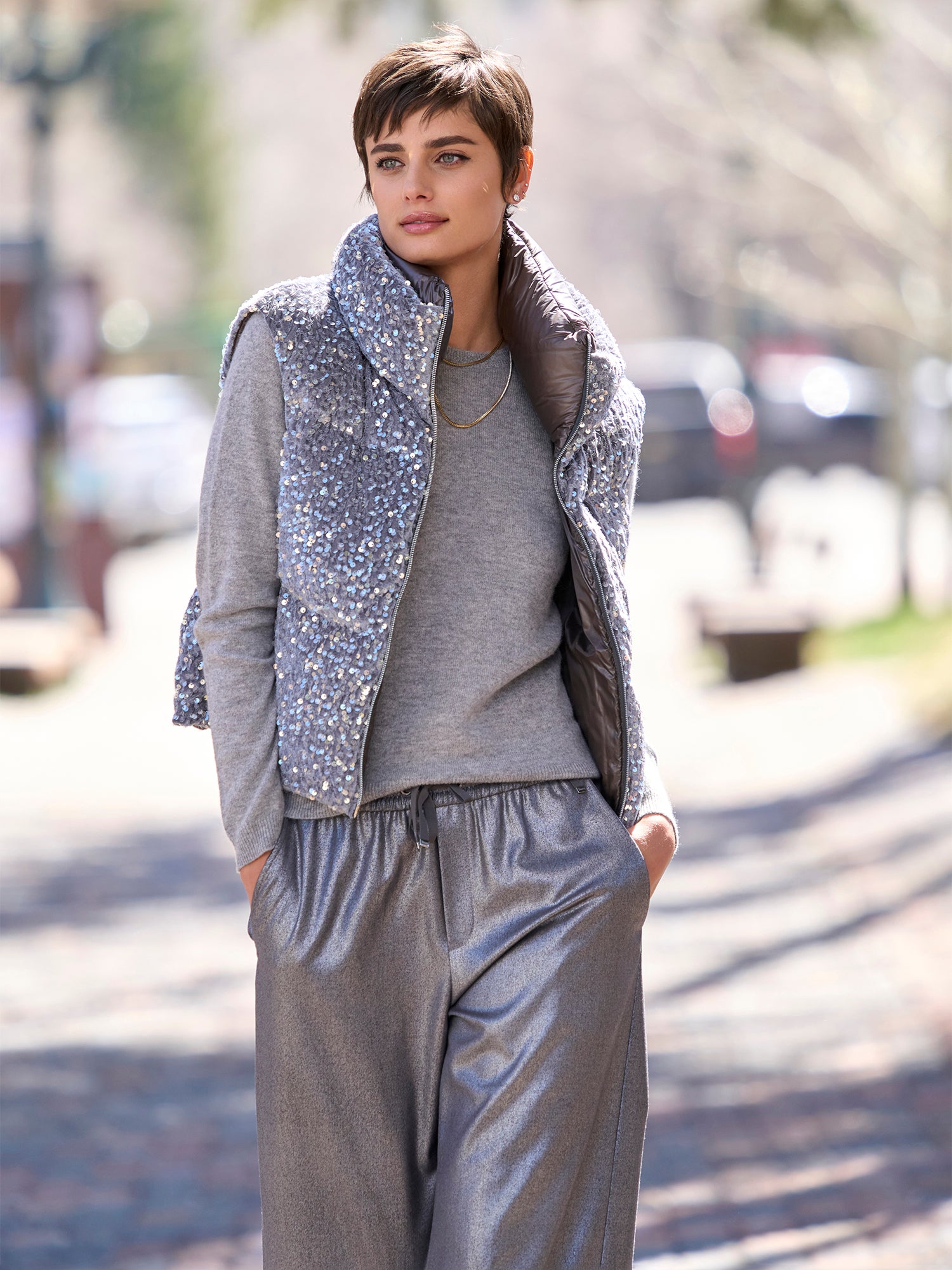 MEDIUM GREY