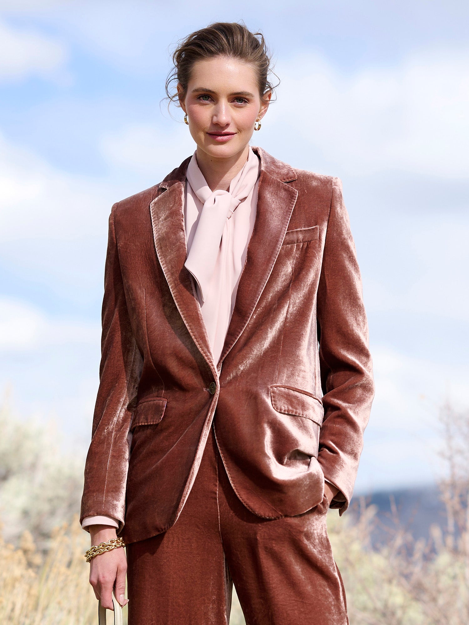 Anona Velvet Blazer – Gorsuch