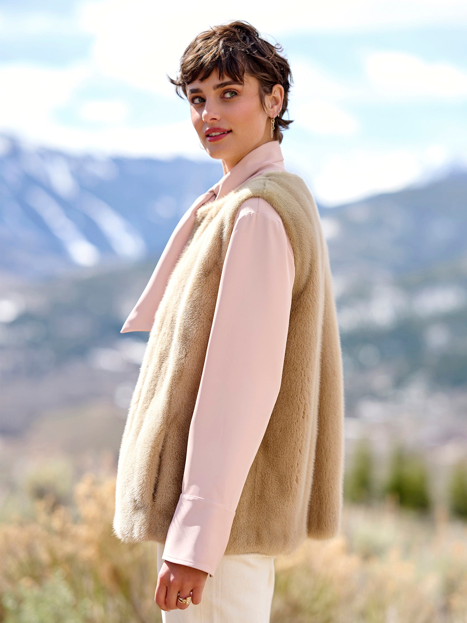 BEIGE