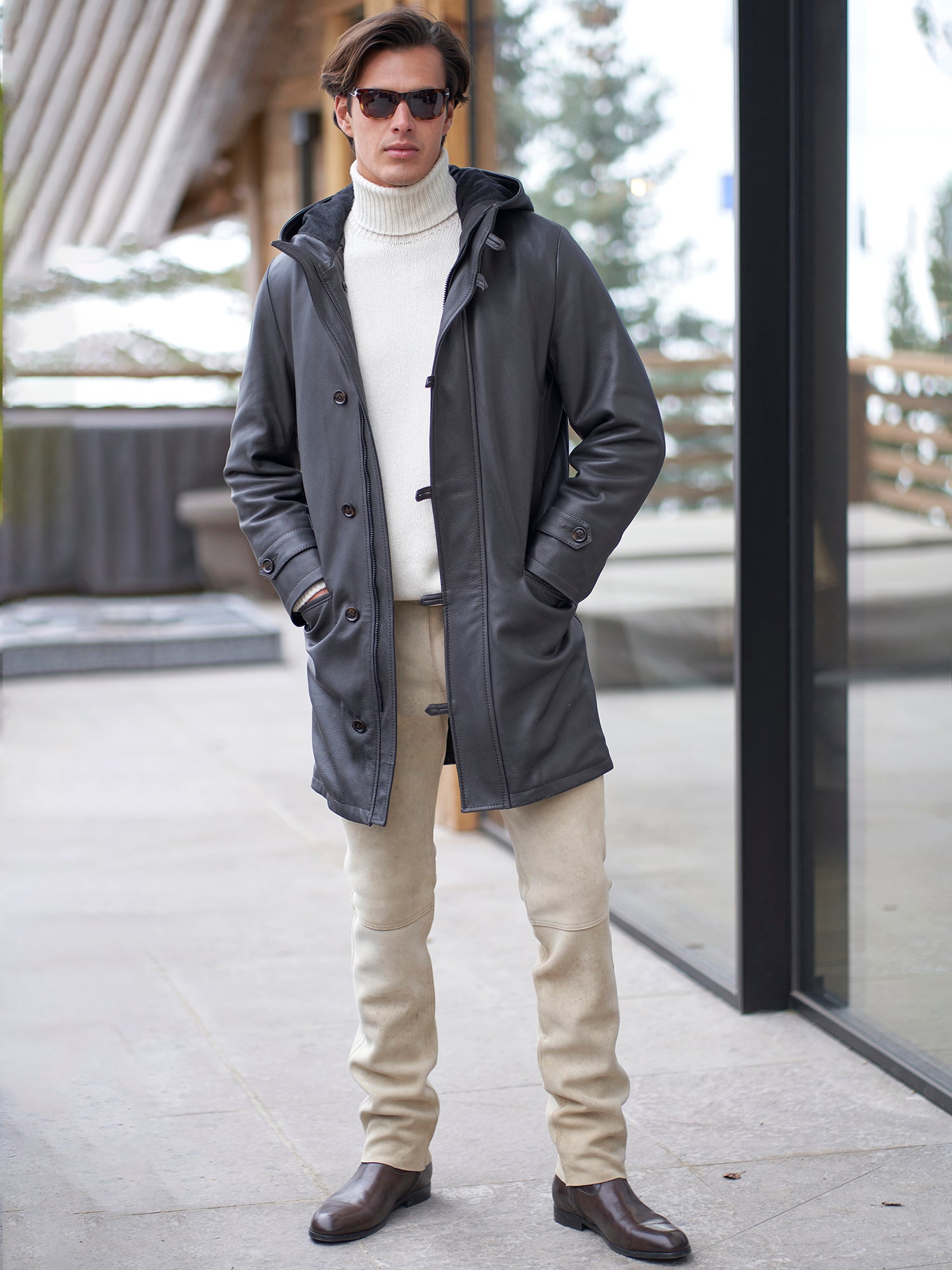 LIGHT BROWN