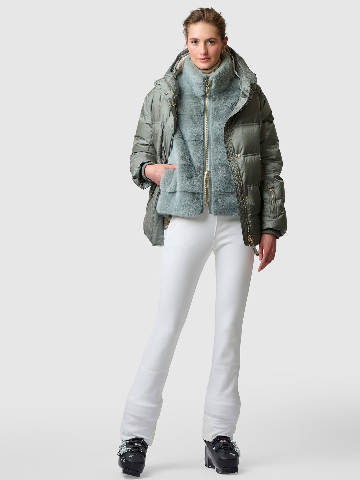 BOGNER　ダウンスキージャケット　スキーウェア　レディース 　カーキ　M BOGNER ダウンスキージャケット スキーウェア レディース カーキ