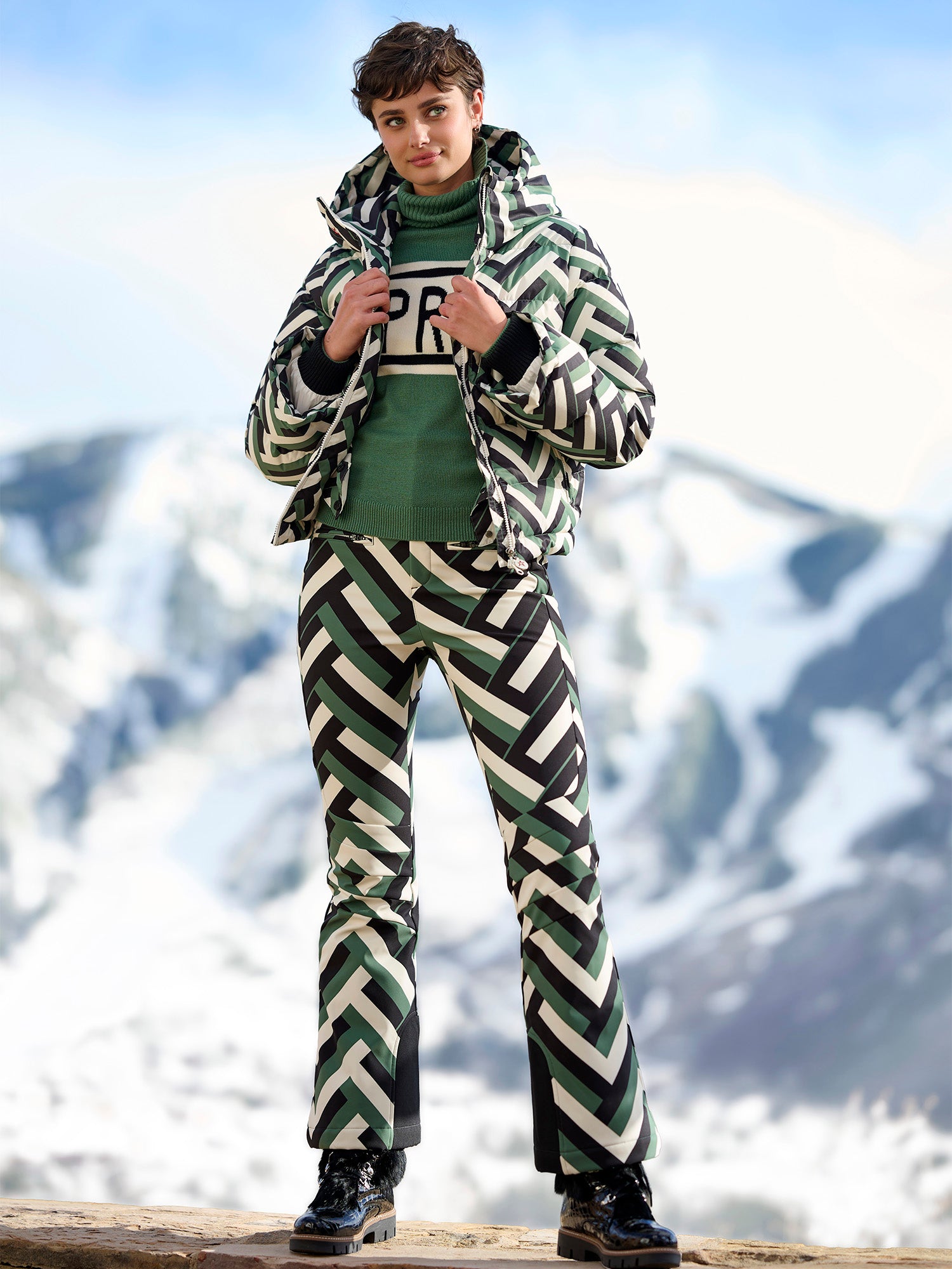 GREEN