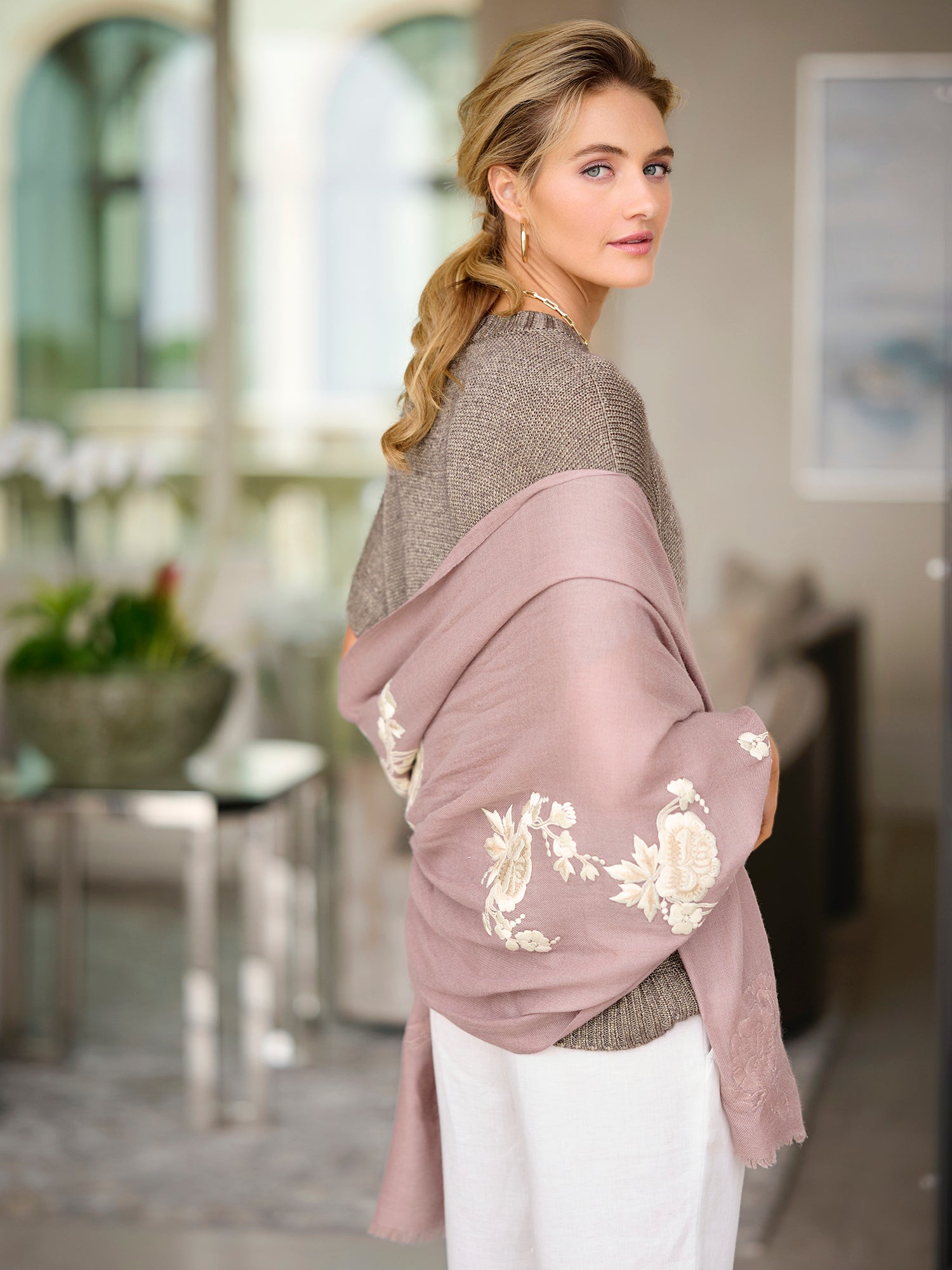 TAUPE