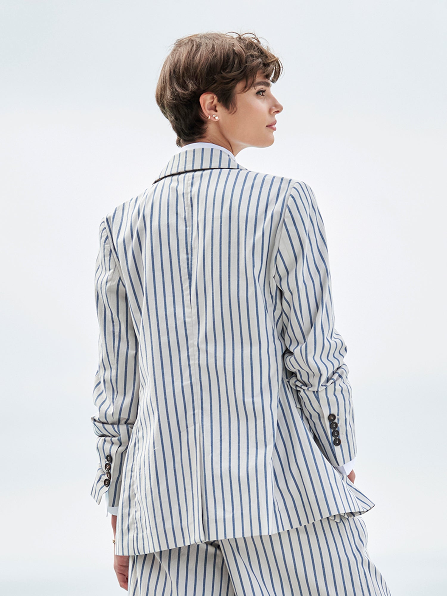 WHITE/BLUE