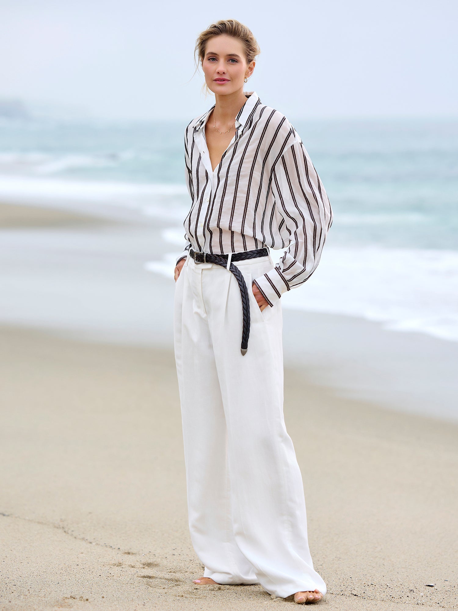 WHITE/BROWN