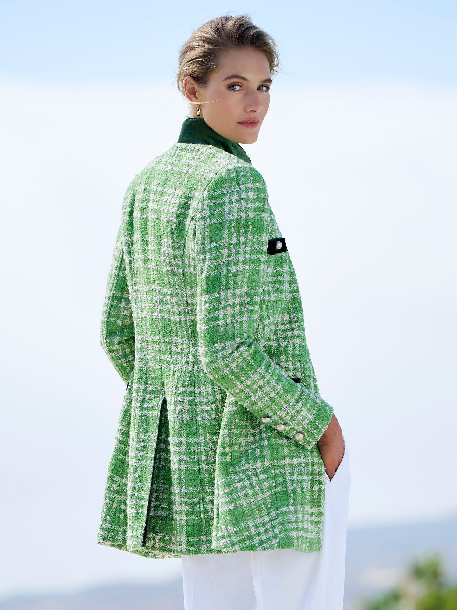 GREEN