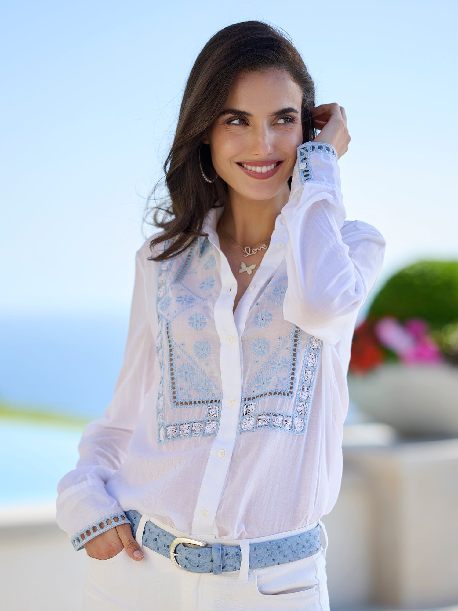 WHITE BLUE