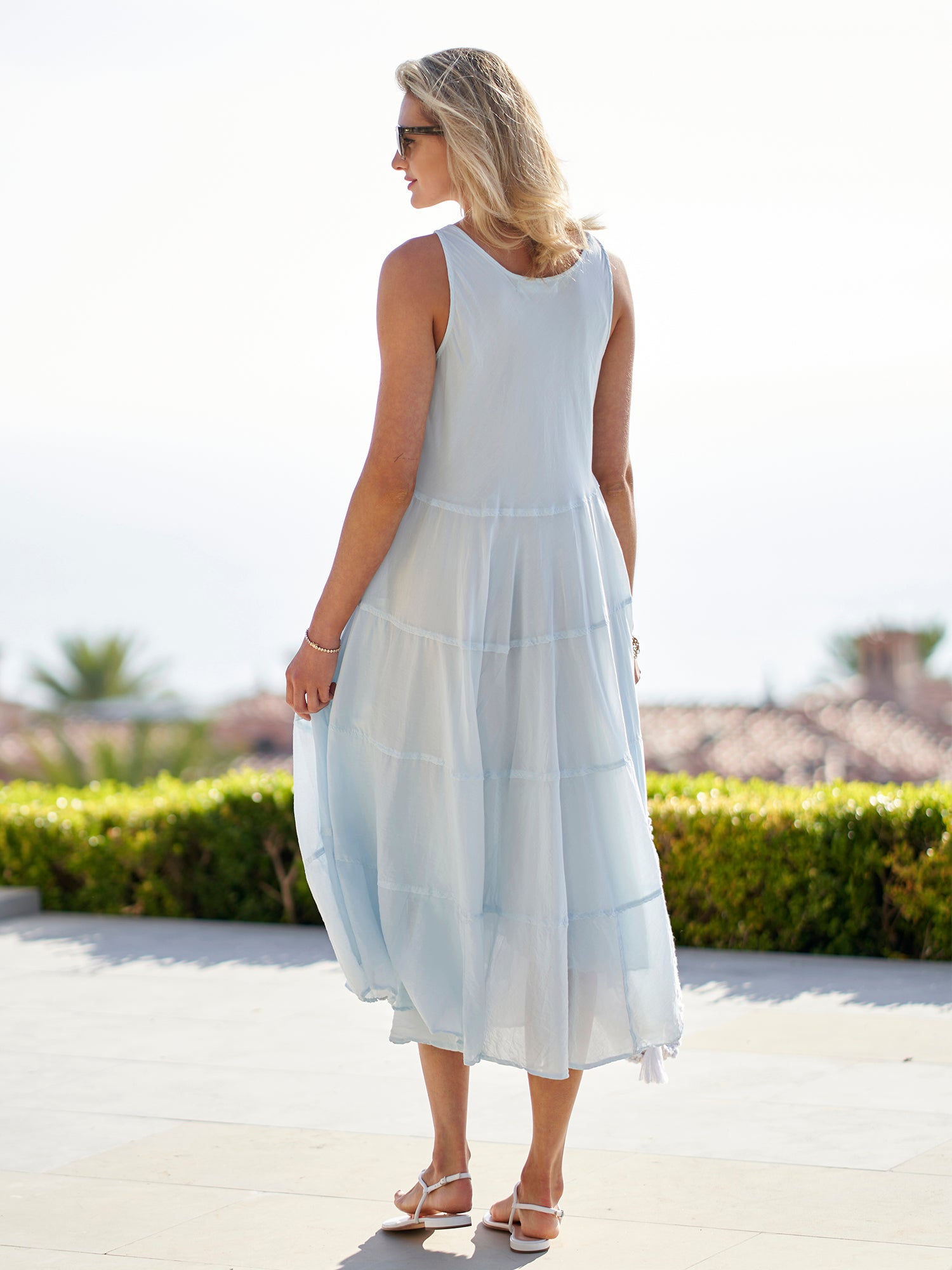LIGHT BLUE