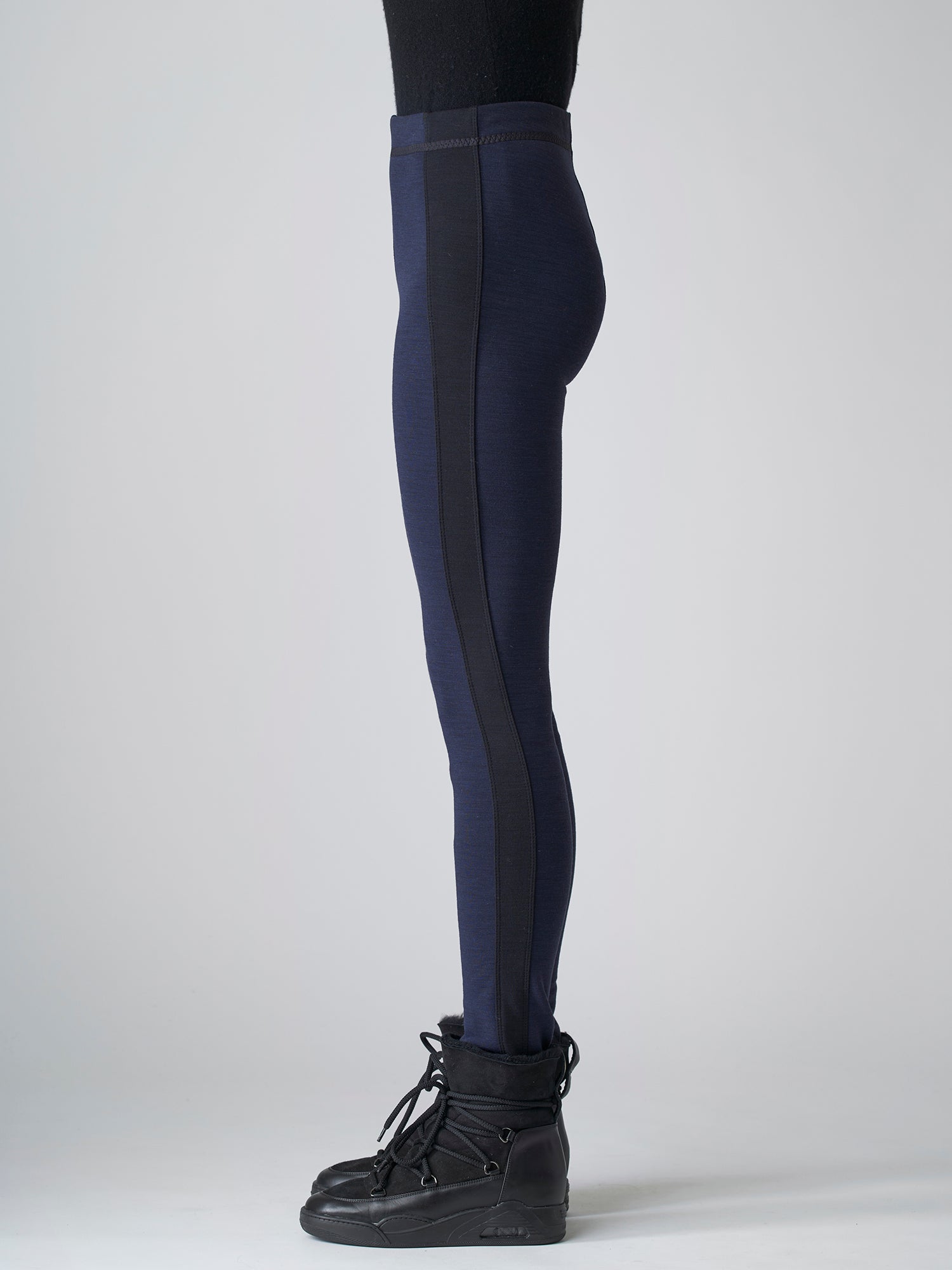 MIDNIGHT/BLACK