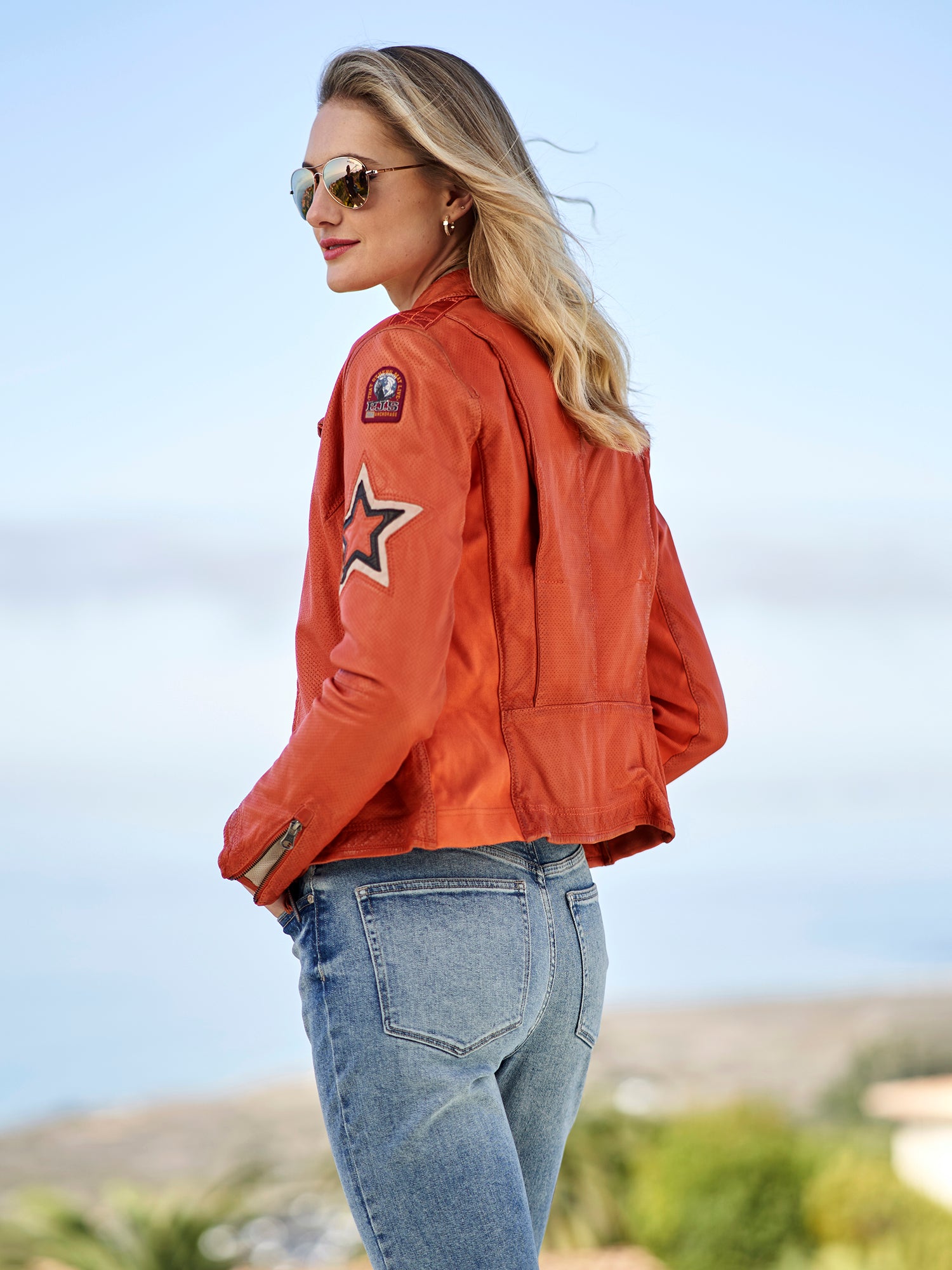 ORANGE