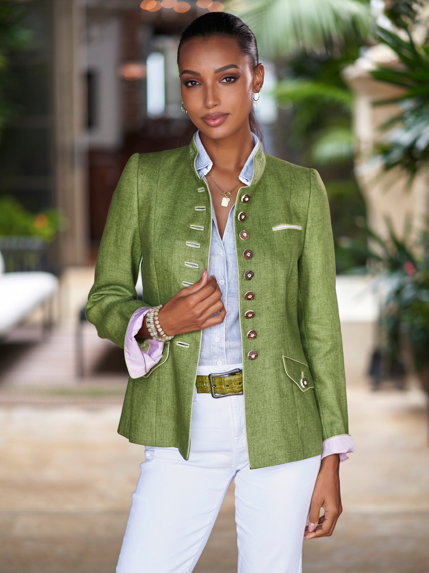 GREEN