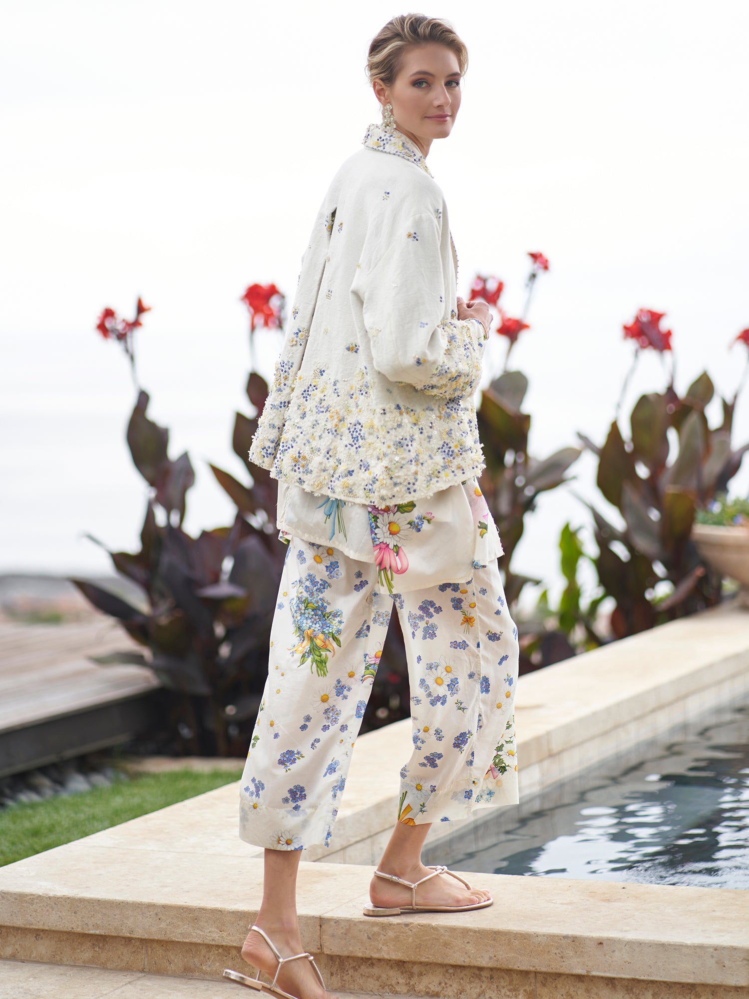 White flower pants top