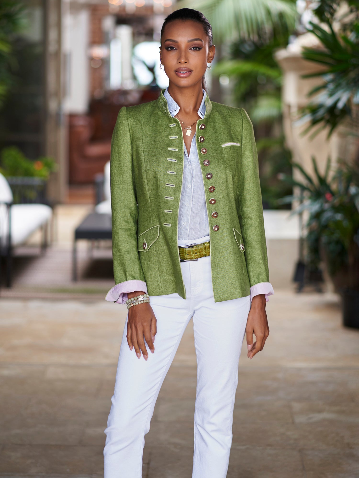 GREEN